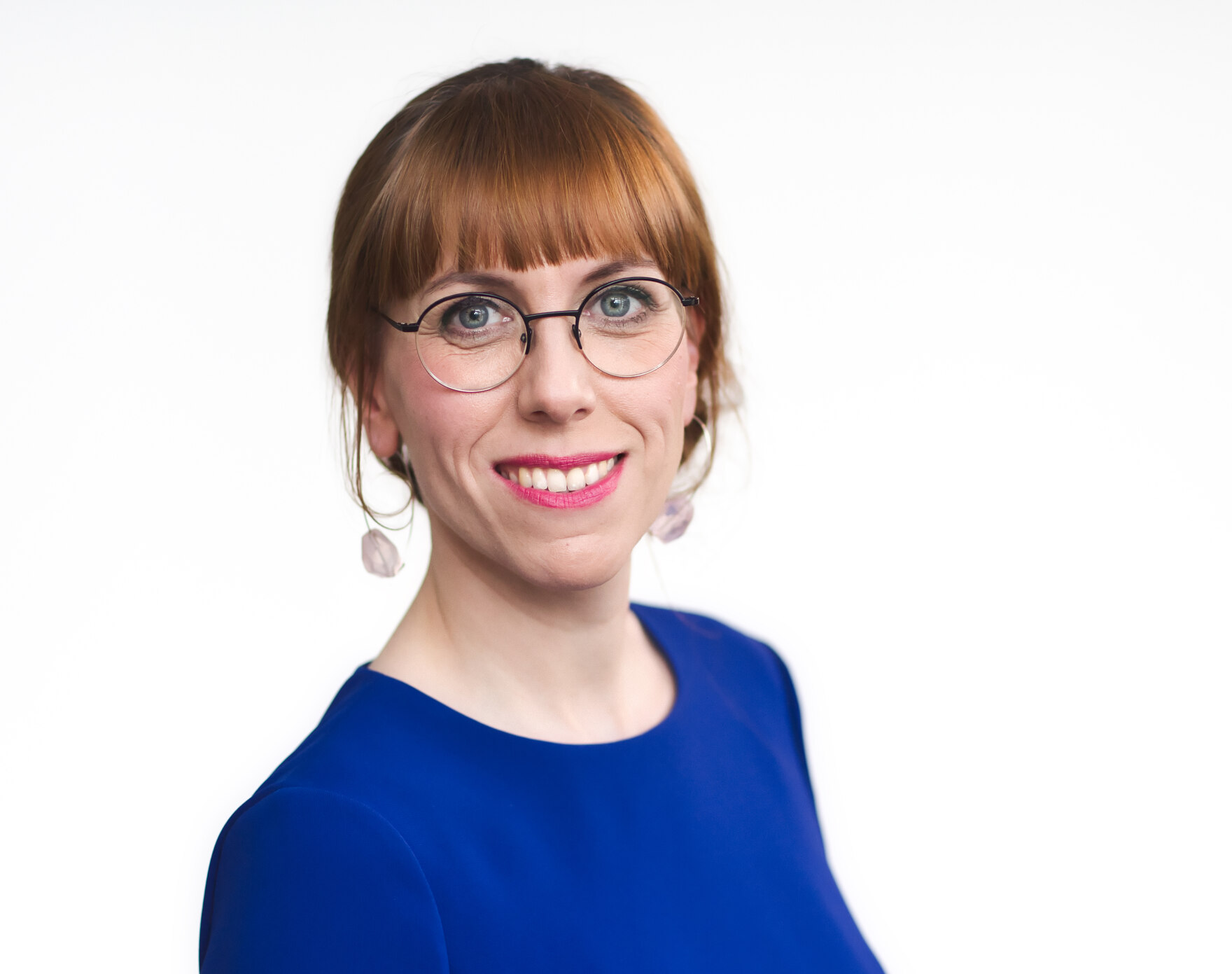 Das Bild zeigt das Portrait der Sächsischen Staatsministerin der Justiz und für Demokratie, Europa und Gleichstellung Katja Meier