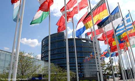  Zu sehen ist das Gebäude der Europäischen Parlamentes